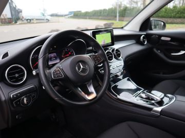 Mercedes-Benz GLC 250 4MATIC Airco, Trekhaak, Head-up Display, Stoelverwarming