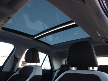 Volkswagen T-Roc 1.5 TSI Sport Pano, Trekhaak, Camera, Virtual Cockpit