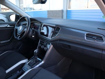 Volkswagen T-Roc 1.5 TSI Sport Pano, Trekhaak, Camera, Virtual Cockpit