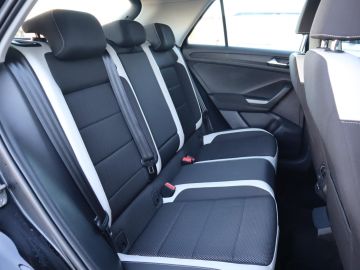 Volkswagen T-Roc 1.5 TSI Sport Pano, Trekhaak, Camera, Virtual Cockpit