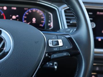 Volkswagen T-Roc 1.5 TSI Sport Pano, Trekhaak, Camera, Virtual Cockpit