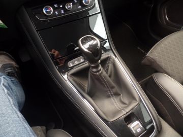 Opel Grandland X 1.2 Turbo Business + Navigatie, Achteruitrijcamera, Pdc, Cruise c