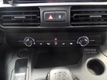 Peugeot Partner 1.5 BlueHDI Premium 3 Zitplaatsen, Schuifdeur rechts, Deurtjes ac