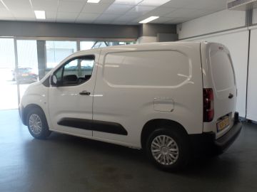 Peugeot Partner 1.5 BlueHDI Premium 3 Zitplaatsen, Schuifdeur rechts, Deurtjes ac