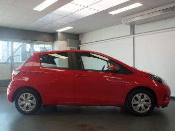 Toyota Yaris 1.0 VVT-i Comfort 5 Drs uitvoering, Airco, Elek ramen, Cv op sleu