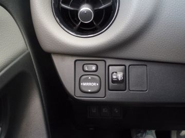 Toyota Yaris 1.0 VVT-i Comfort 5 Drs uitvoering, Airco, Elek ramen, Cv op sleu