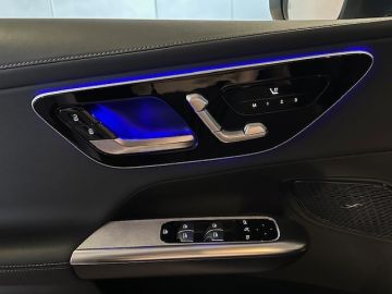 Mercedes-Benz GLC 300e 4 Matic AMG STYLING-PANORAMADAK-MEMORY-TREKHAAK-CAMERA-ZEER 