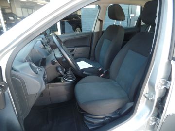 Ford Fiesta 1.4-16V Crossroad Airco, Elek ramen, Lm velgen, 15'', Dak-rails- 