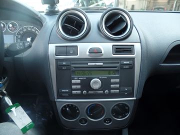 Ford Fiesta 1.4-16V Crossroad Airco, Elek ramen, Lm velgen, 15'', Dak-rails- 