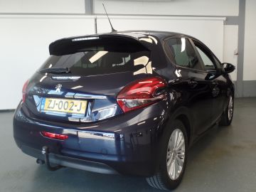 Peugeot 208 1.2 PureTech Signature, Dealer onderhouden, Navigatie, Cruise con