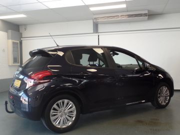 Peugeot 208 1.2 PureTech Signature, Dealer onderhouden, Navigatie, Cruise con