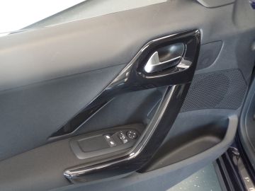 Peugeot 208 1.2 PureTech Signature, Dealer onderhouden, Navigatie, Cruise con