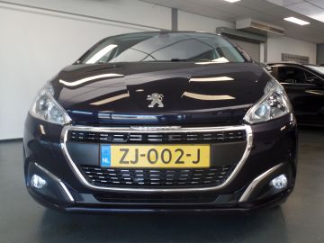 Peugeot 208 1.2 PureTech Signature, Dealer onderhouden, Navigatie, Cruise con