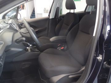 Peugeot 208 1.2 PureTech Signature, Dealer onderhouden, Navigatie, Cruise con