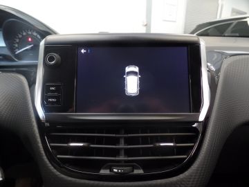 Peugeot 208 1.2 PureTech Signature, Dealer onderhouden, Navigatie, Cruise con