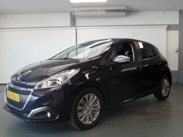 Peugeot 208 1.2 PureTech Signature, Dealer onderhouden, Navigatie, Cruise con
