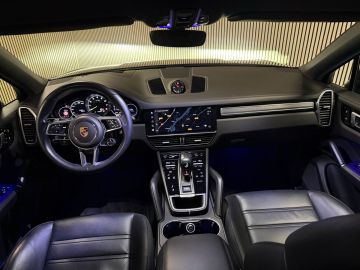 Porsche Cayenne Coupé 3.0 E-Hybrid Sport Design Platinum Edition-HEAD UP-SOUND-LU