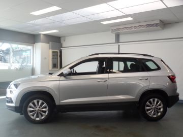 Škoda Karoq 1.5 TSI ACT Business Edition Plus Automaat, 1500kg trekgewicht, N