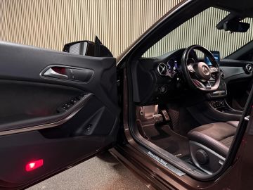 Mercedes-Benz CLA Shooting Brake 180 AMG STYLING-CAMERA-TREKHAAK-SFEER-COMPLEET