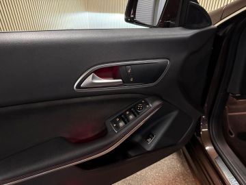 Mercedes-Benz CLA Shooting Brake 180 AMG STYLING-CAMERA-TREKHAAK-SFEER-COMPLEET