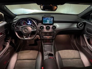 Mercedes-Benz CLA Shooting Brake 180 AMG STYLING-CAMERA-TREKHAAK-SFEER-COMPLEET