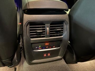 BMW 3 Serie Touring 320i M SPORTPAKKET-ACC-SPORTSTOELEN-CAMERA-COMPLEET