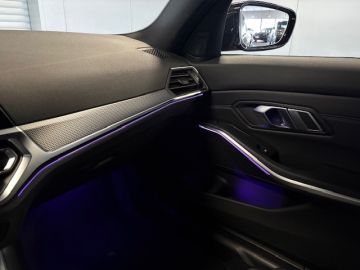 BMW 3 Serie Touring 320i M SPORTPAKKET-ACC-SPORTSTOELEN-CAMERA-COMPLEET