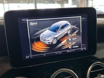 Mercedes-Benz GLC 250D 4 Matic AMG STYLING-PANORAMA-COMAND-COMPLEET