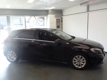 Mercedes-Benz A-Klasse 180 Business Solution Navigatie, Achteruitrijcamera, Pdc V/A,Spor