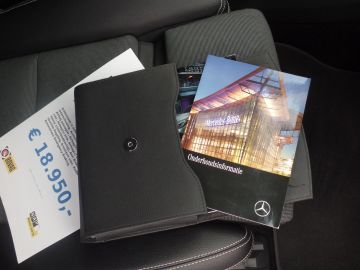 Mercedes-Benz A-Klasse 180 Business Solution Navigatie, Achteruitrijcamera, Pdc V/A,Spor