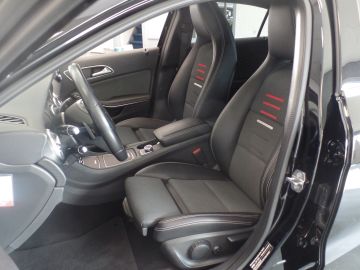 Mercedes-Benz A-Klasse 180 Business Solution Navigatie, Achteruitrijcamera, Pdc V/A,Spor