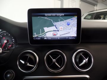 Mercedes-Benz A-Klasse 180 Business Solution Navigatie, Achteruitrijcamera, Pdc V/A,Spor