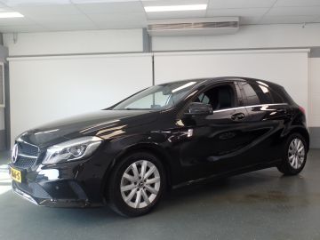 Mercedes-Benz A-Klasse 180 Business Solution Navigatie, Achteruitrijcamera, Pdc V/A,Spor