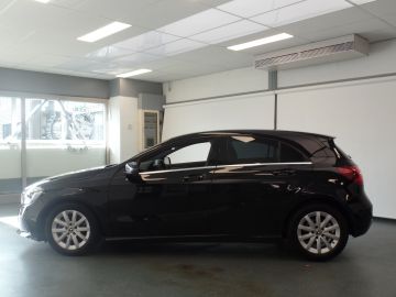 Mercedes-Benz A-Klasse 180 Business Solution Navigatie, Achteruitrijcamera, Pdc V/A,Spor