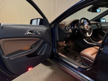 Mercedes-Benz GLA 250 Urban-PANORAMA-MEMORY-360 CAMERA-TREKHAAK-COMPL.