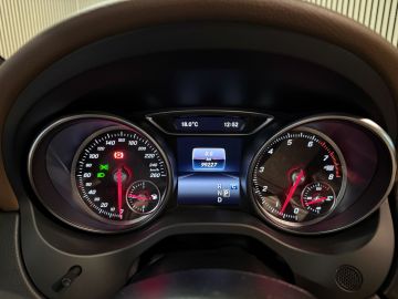 Mercedes-Benz GLA 250 Urban-PANORAMA-MEMORY-360 CAMERA-TREKHAAK-COMPL.