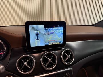 Mercedes-Benz GLA 250 Urban-PANORAMA-MEMORY-360 CAMERA-TREKHAAK-COMPL.