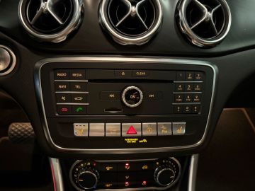 Mercedes-Benz GLA 250 Urban-PANORAMA-MEMORY-360 CAMERA-TREKHAAK-COMPL.