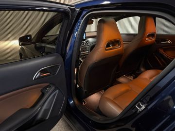Mercedes-Benz GLA 250 Urban-PANORAMA-MEMORY-360 CAMERA-TREKHAAK-COMPL.
