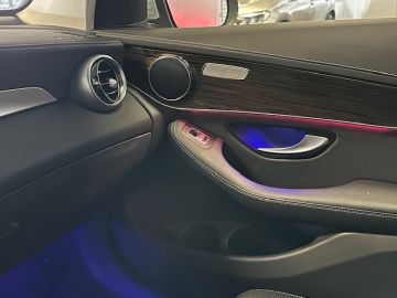 Mercedes-Benz GLC 300e 4 Matic Luxury-PANORAMA-360 CAMERA-TREKHAAK-DODEHOEK-COMPLEE