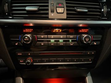 BMW X4 xDrive20i Executive-LEER-HEAD UP-TREKHAAK-SURROUND CAMERA-COMPLEE