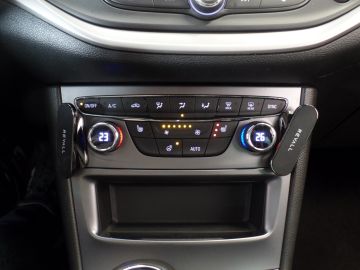 Opel Astra Sports Tourer 1.2 Business Edition 110pk Navigatie, Achteruitrijc