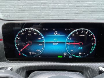 Mercedes-Benz A-Klasse 250 e AMG - Trekhaak - Accu garantie - Camera - Apple car play - 