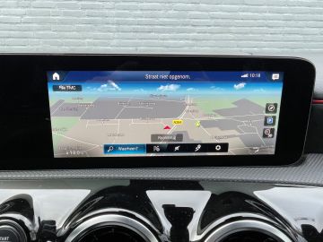 Mercedes-Benz A-Klasse 250 e AMG - Trekhaak - Accu garantie - MBUX Plus - Camera - Apple