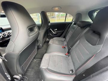 Mercedes-Benz A-Klasse 250 e AMG - Trekhaak - Accu garantie - MBUX Plus - Camera - Apple