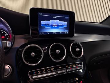 Mercedes-Benz GLC 250 4 Matic AMG STYLING-PANORAMA-DODEHOEK-SFEER-20 INCH MULTISPAA