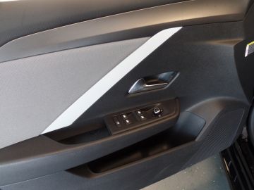 Opel Astra 1.2 Business Edition 5drs, Navigatie, Achteruitrijcamera, Stoel v