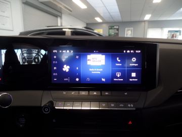 Opel Astra 1.2 Business Edition 5drs, Navigatie, Achteruitrijcamera, Stoel v