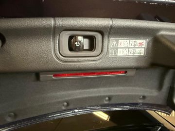 Mercedes-Benz C-Klasse 200 AMG STYLING-NIGHT-TREKHAAK-PANORAMA-ORIG NL-COMPLEET