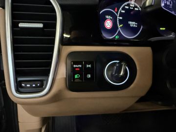 Porsche Cayenne Coupé 3.0 E Hybrid-BURMESTER-INNODRIVE-VIERWIELSTURING-LUCHT-PANO
